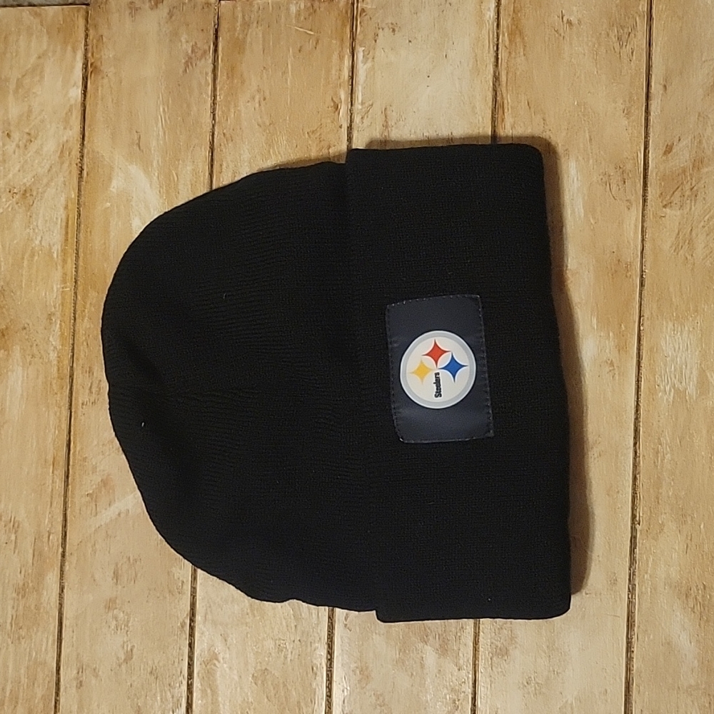 Pittsburgh Steelers cuffed Knit youth cap.  Black.